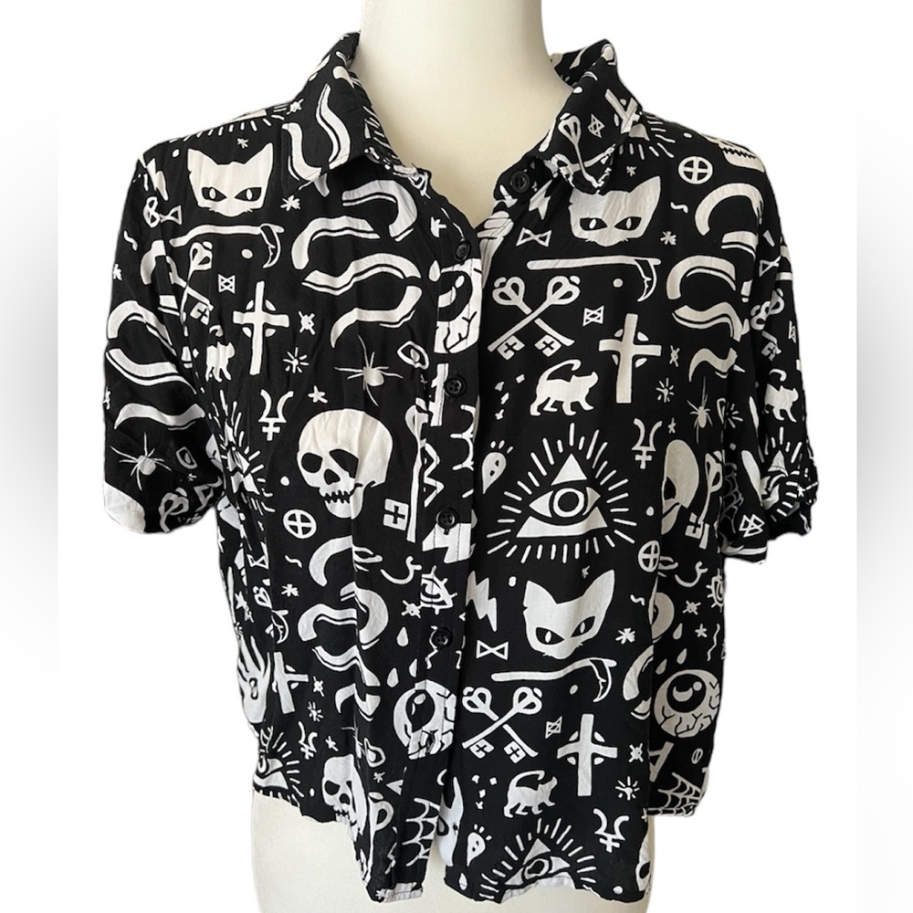 Spencer’s cropped button up